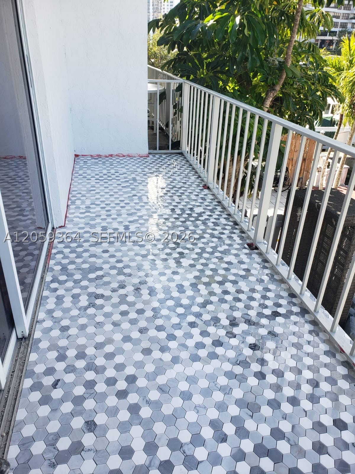 613 NE 26th Ave #613, Hallandale Beach FL 33009