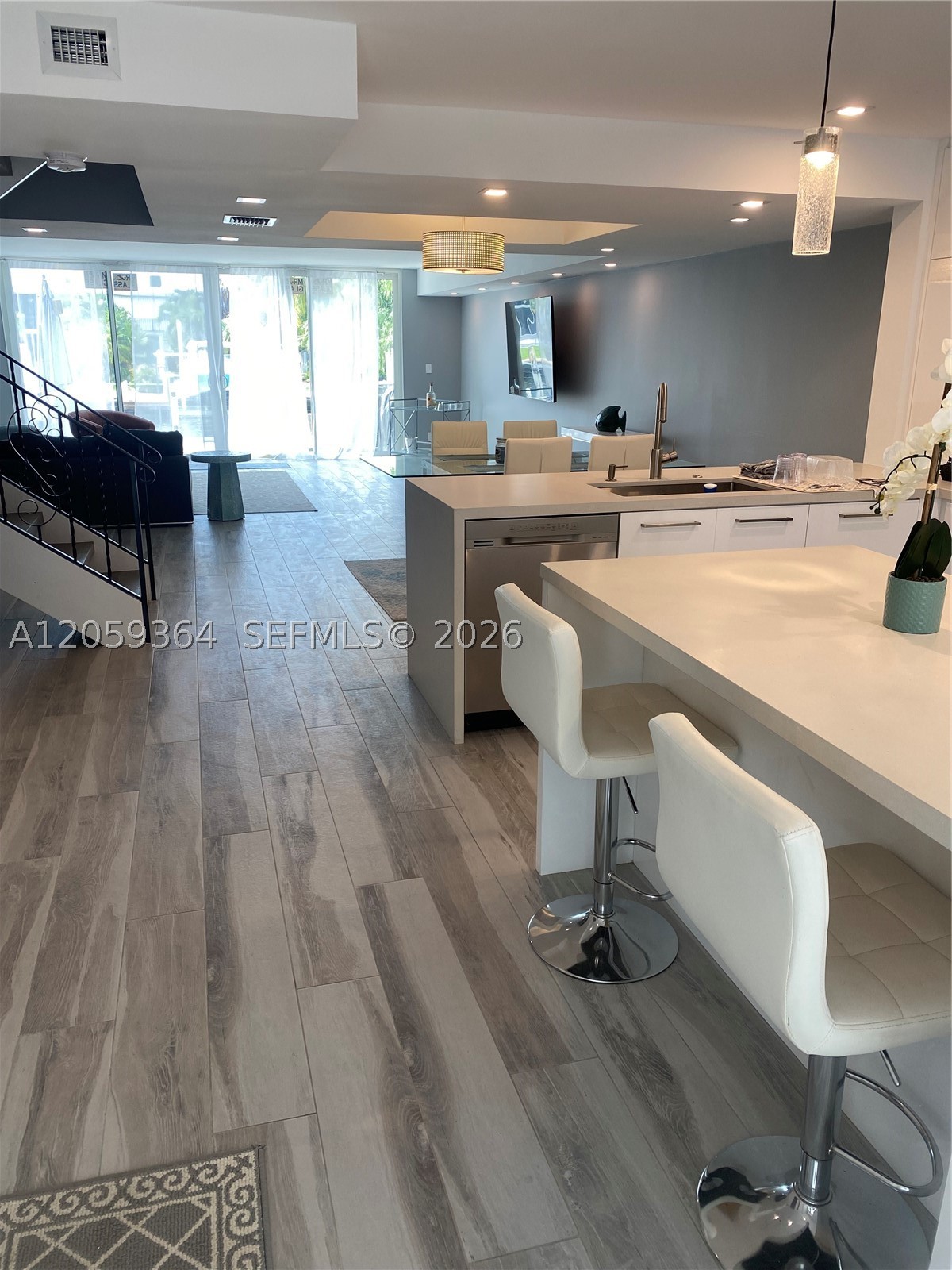 613 NE 26th Ave #613, Hallandale Beach FL 33009