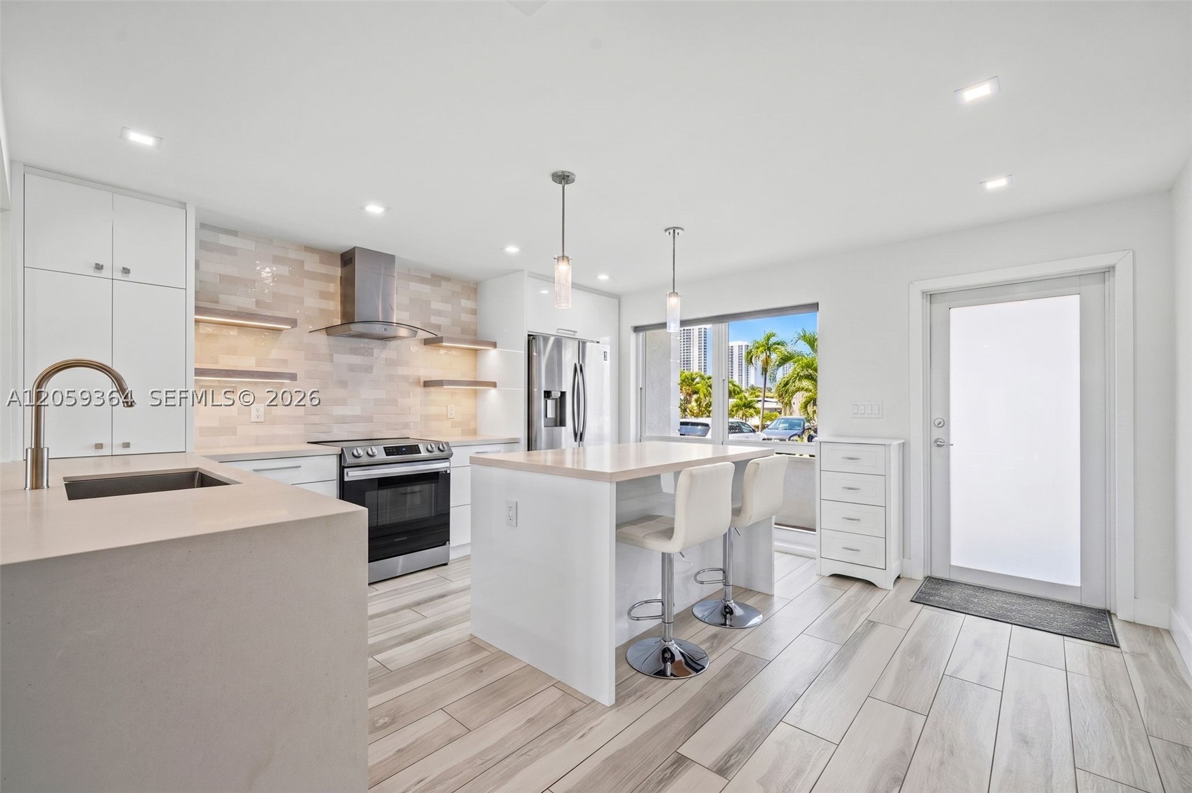 613 NE 26th Ave #613, Hallandale Beach FL 33009