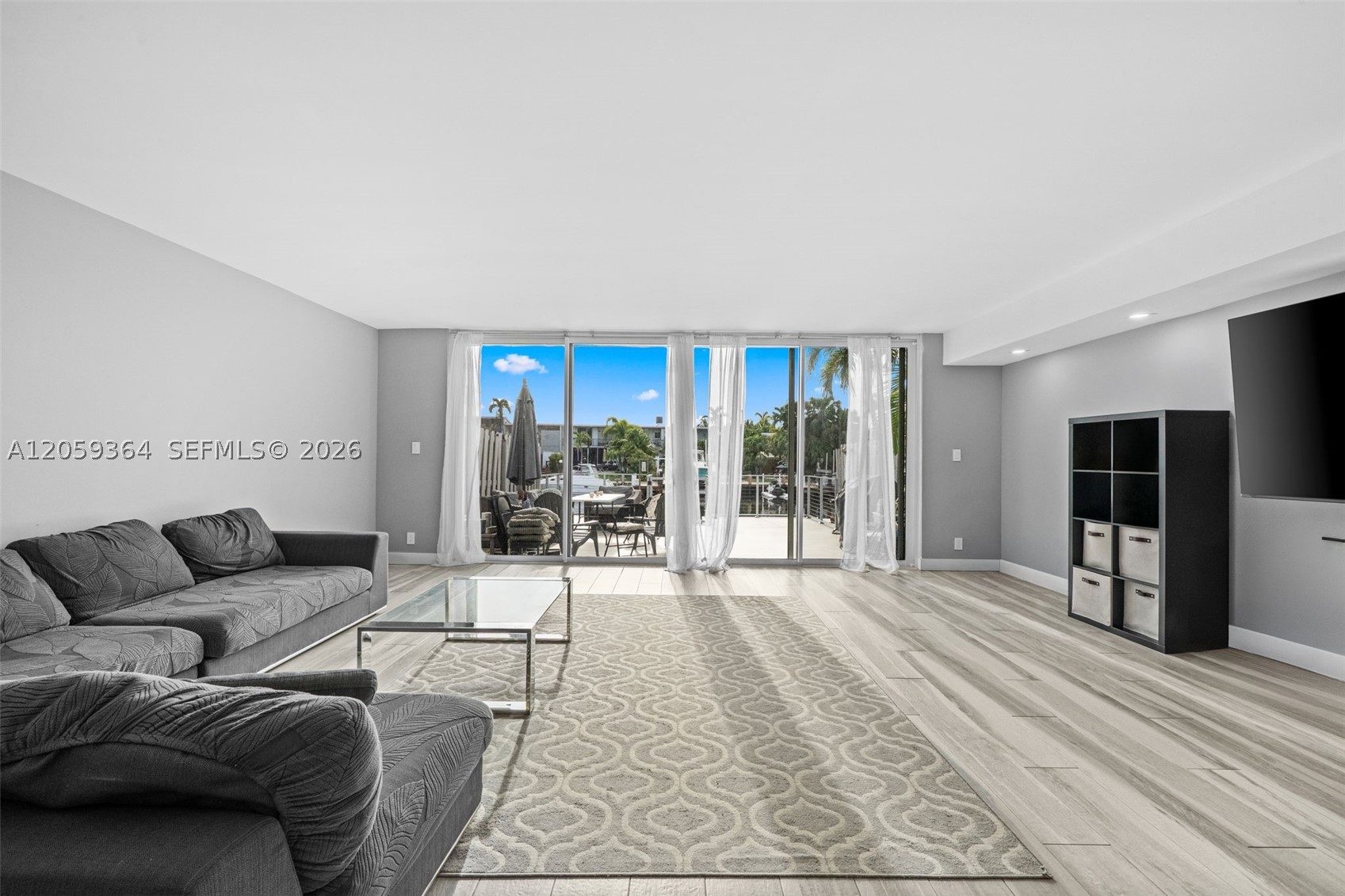 613 NE 26th Ave #613, Hallandale Beach FL 33009