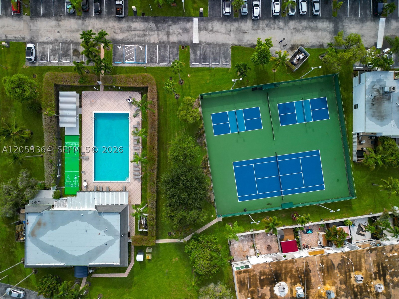 613 NE 26th Ave #613, Hallandale Beach FL 33009