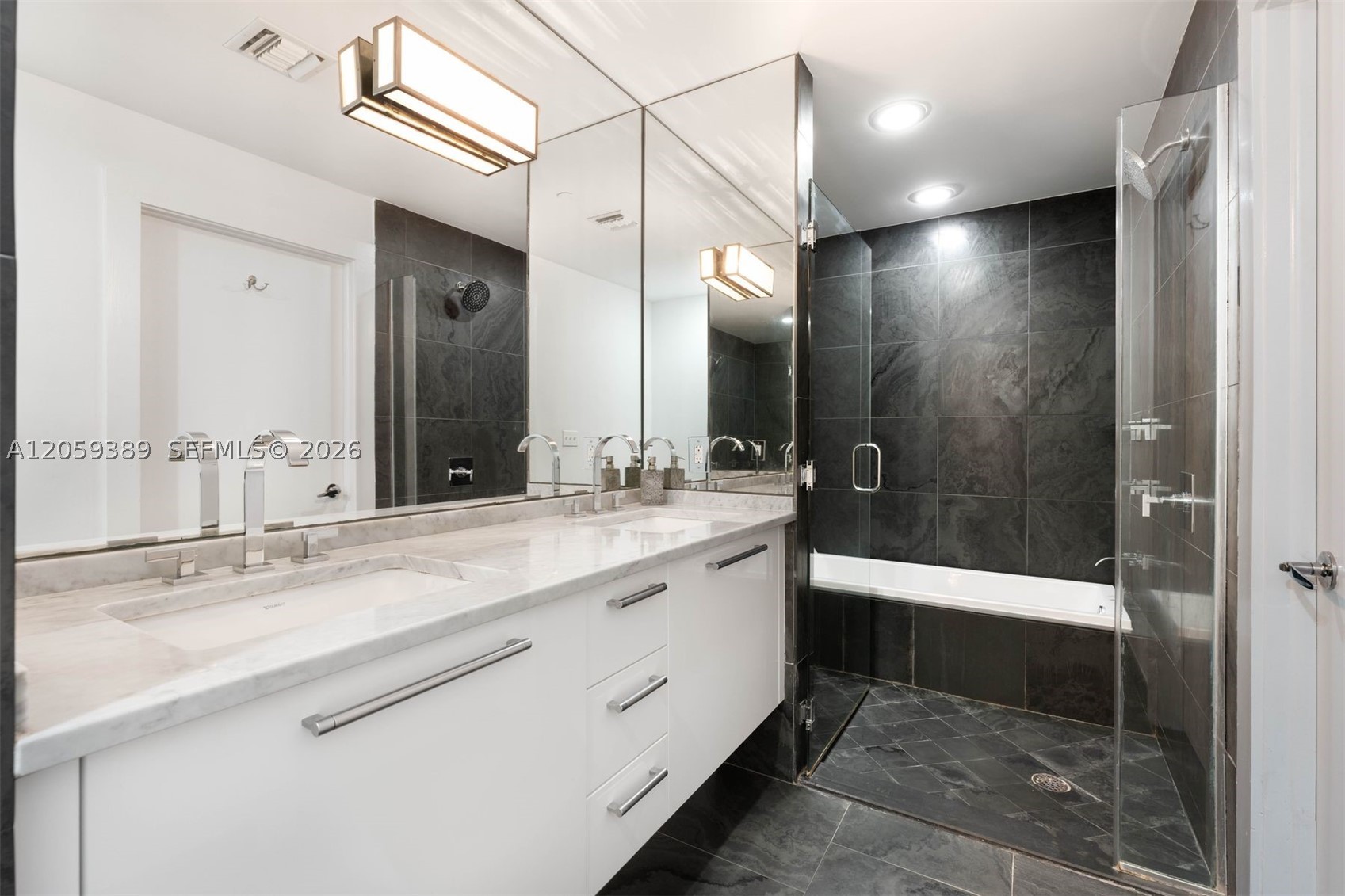 900 Biscayne Blvd #2708, Miami FL 33132