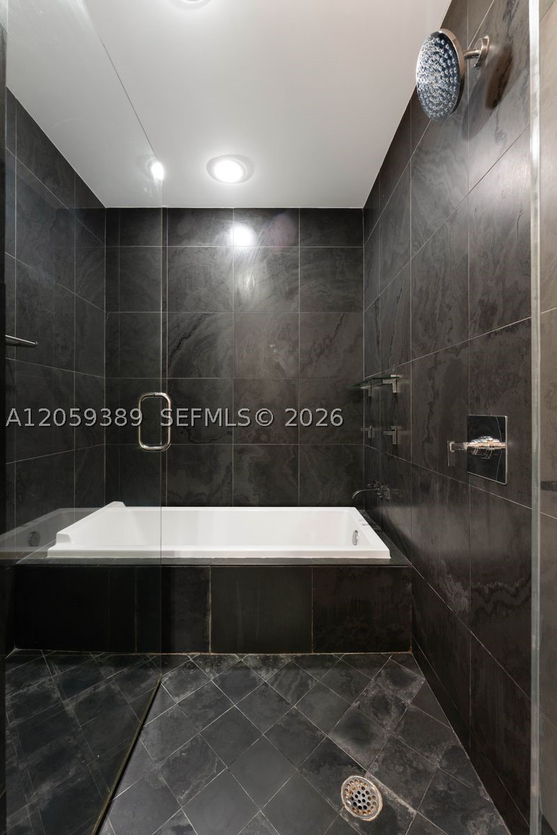 900 Biscayne Blvd #2708, Miami FL 33132