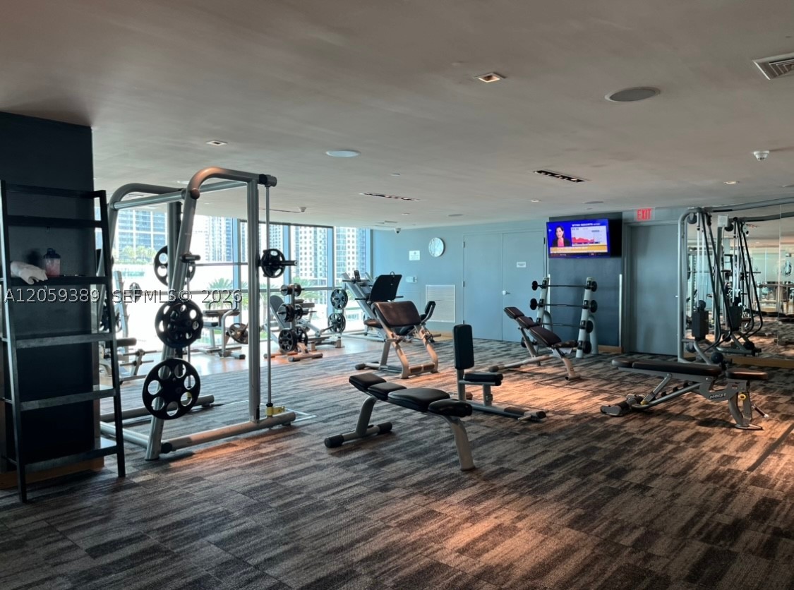 900 Biscayne Blvd #2708, Miami FL 33132