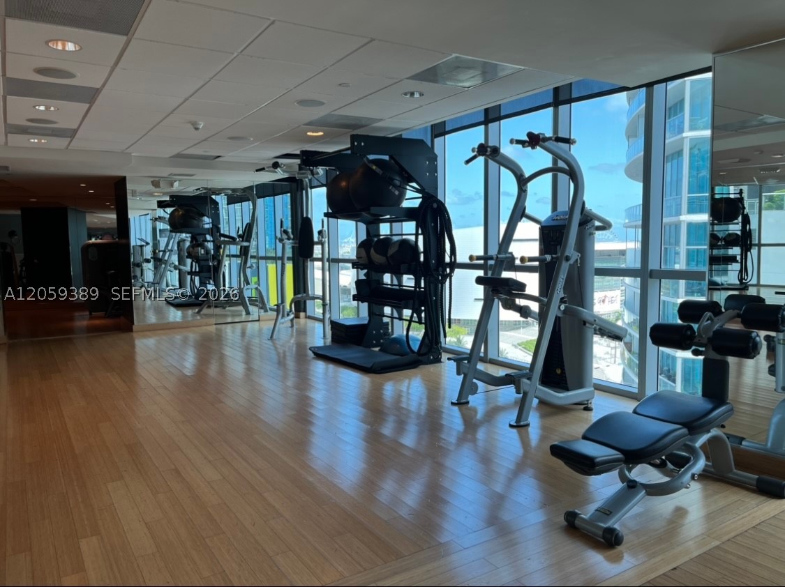 900 Biscayne Blvd #2708, Miami FL 33132