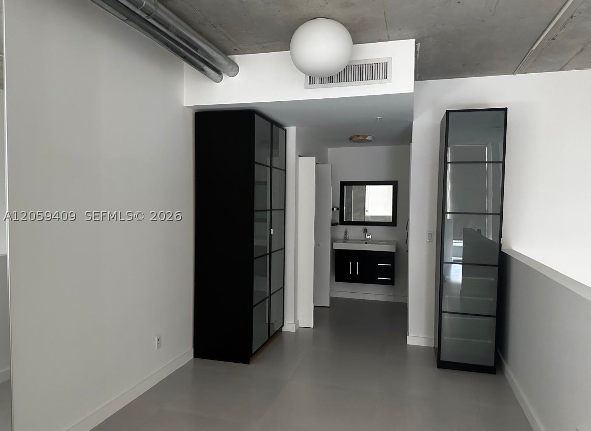 690 SW 1st Ct #1220, Miami FL 33130