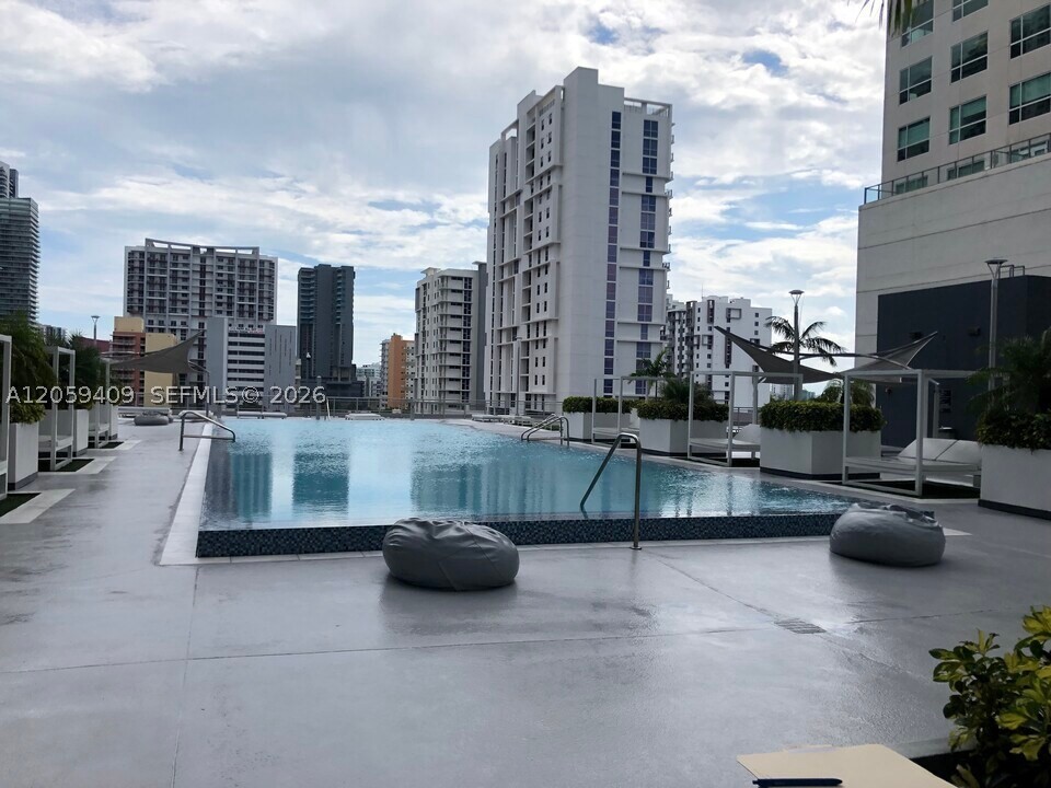 690 SW 1st Ct #1220, Miami FL 33130