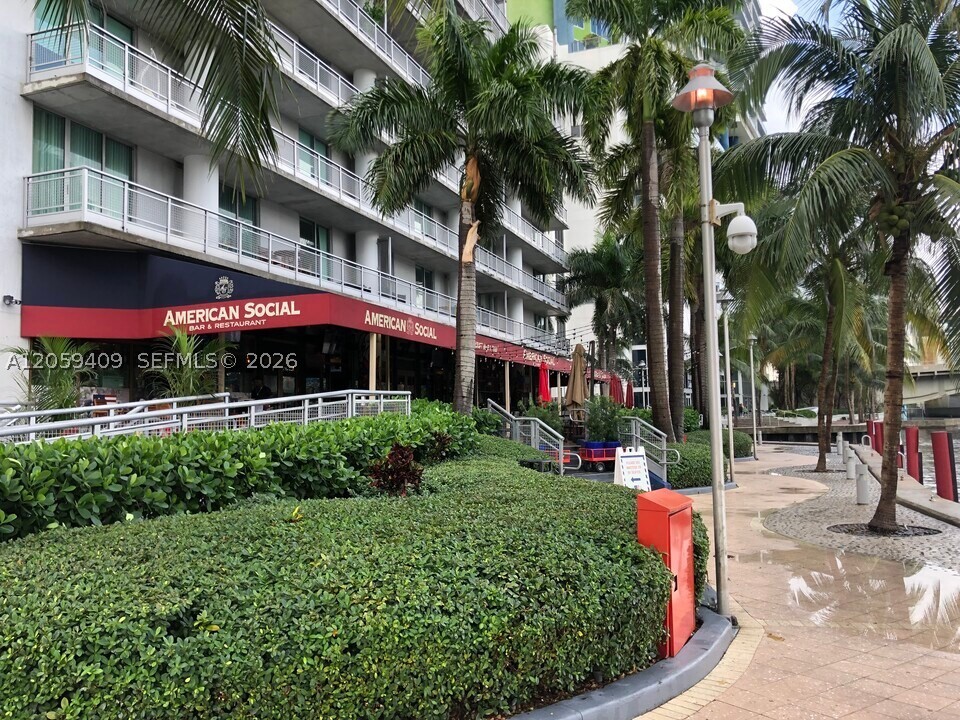 690 SW 1st Ct #1220, Miami FL 33130