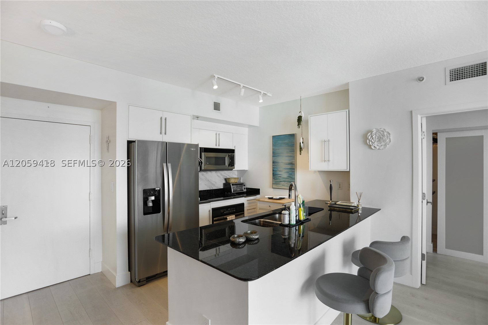 335 S Biscayne Blvd #3808, Miami FL 33131