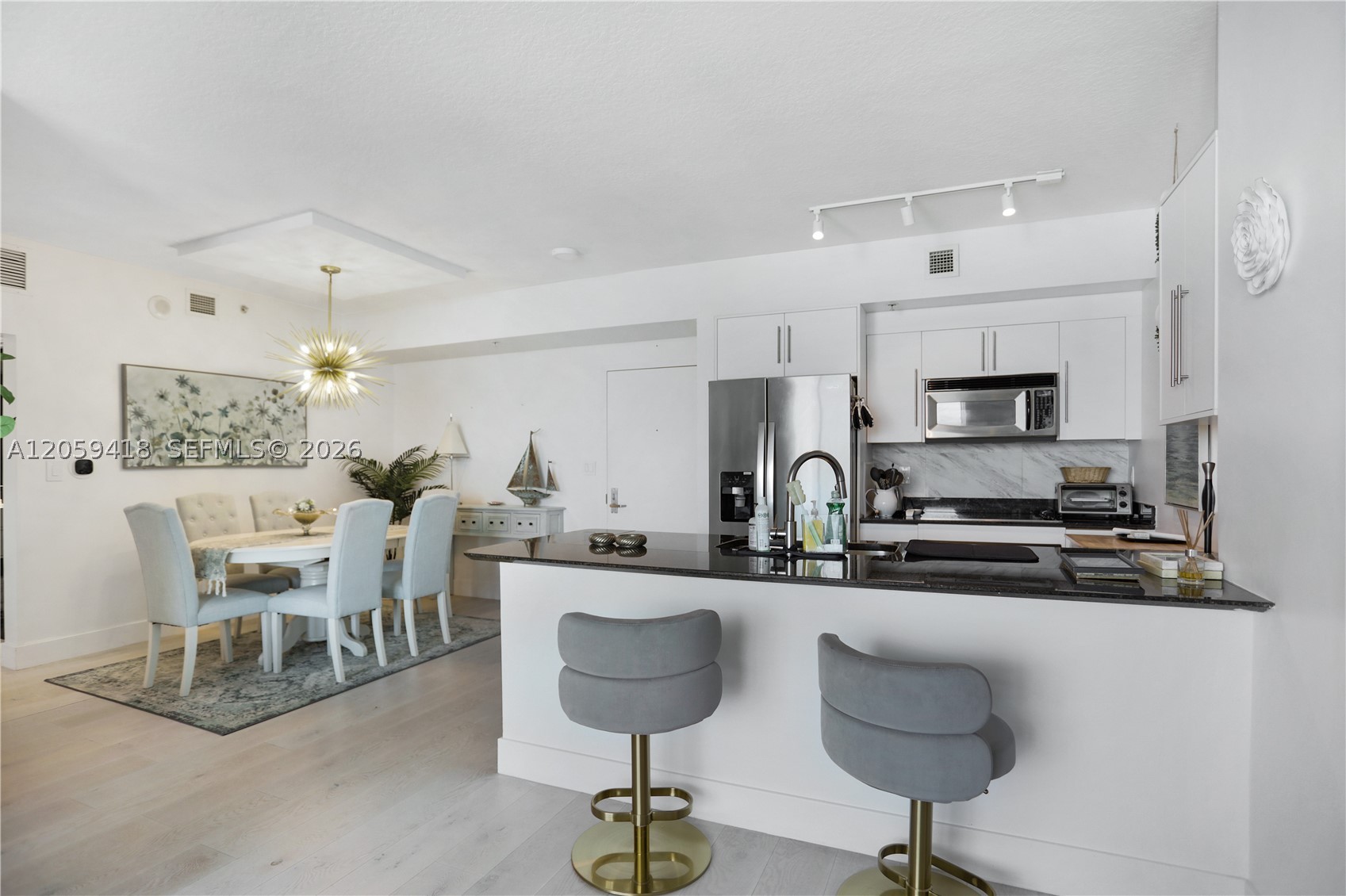 335 S Biscayne Blvd #3808, Miami FL 33131