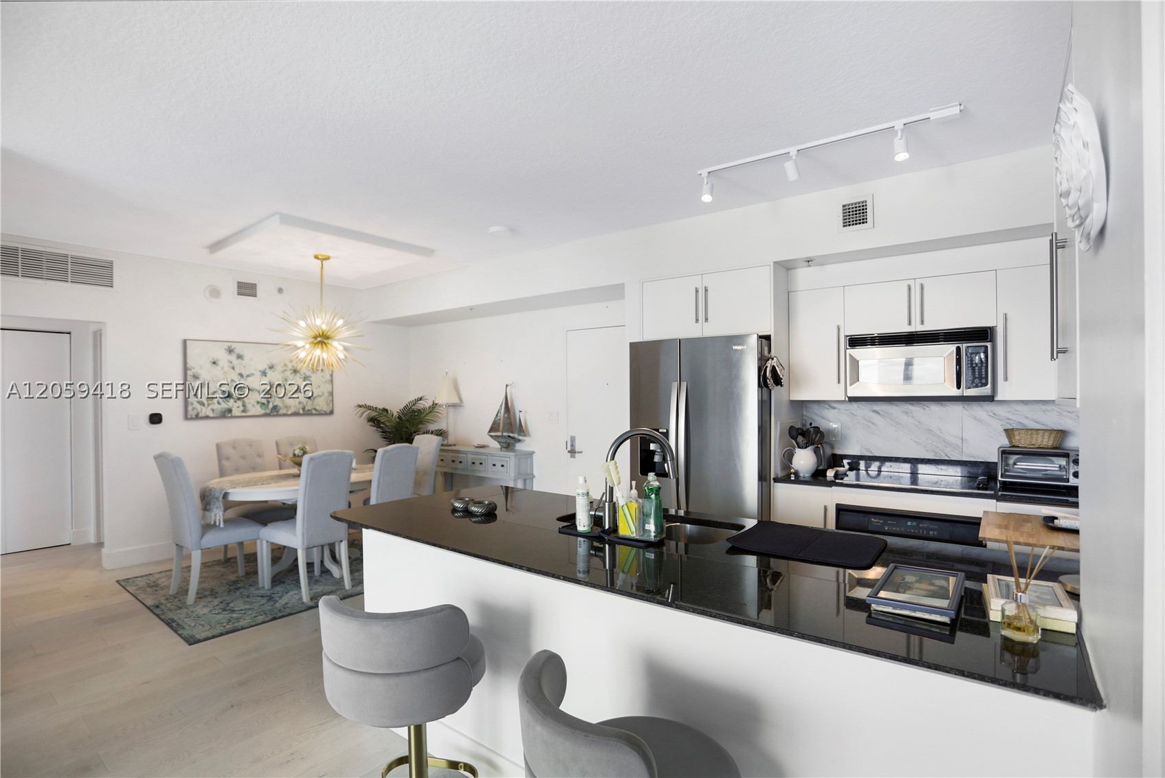 335 S Biscayne Blvd #3808, Miami FL 33131