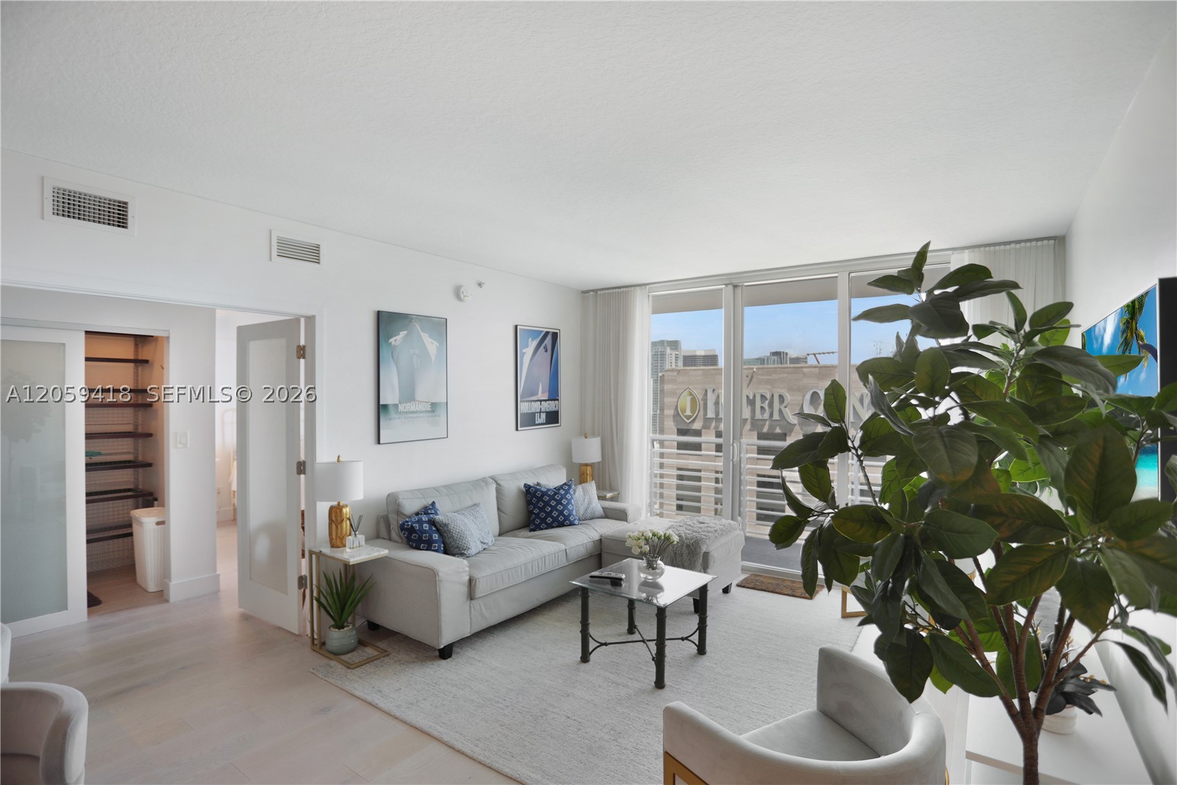 335 S Biscayne Blvd #3808, Miami FL 33131