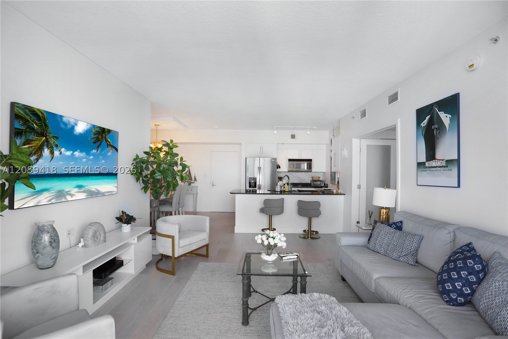 335 S Biscayne Blvd #3808, Miami FL 33131
