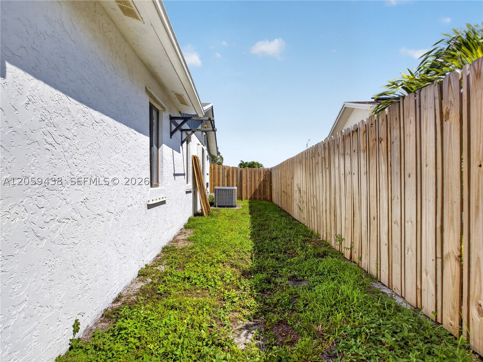 9428 NW 46th Ct, Sunrise FL 33351