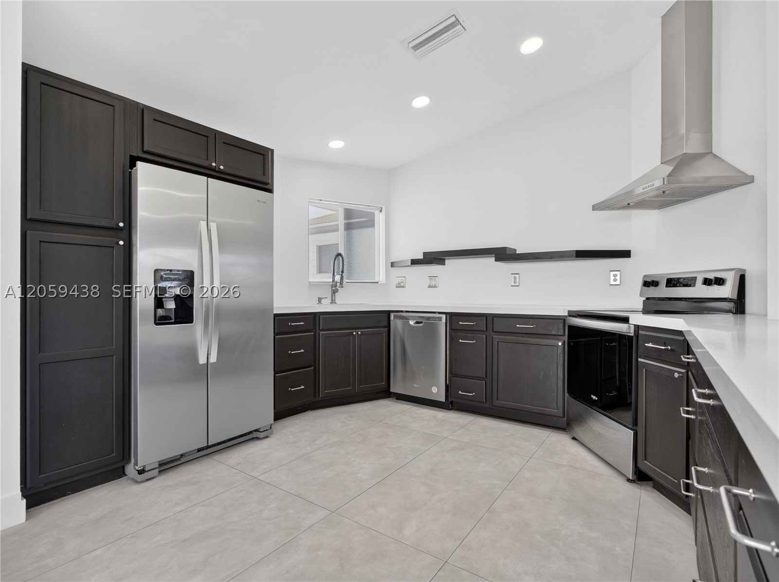 9428 NW 46th Ct, Sunrise FL 33351