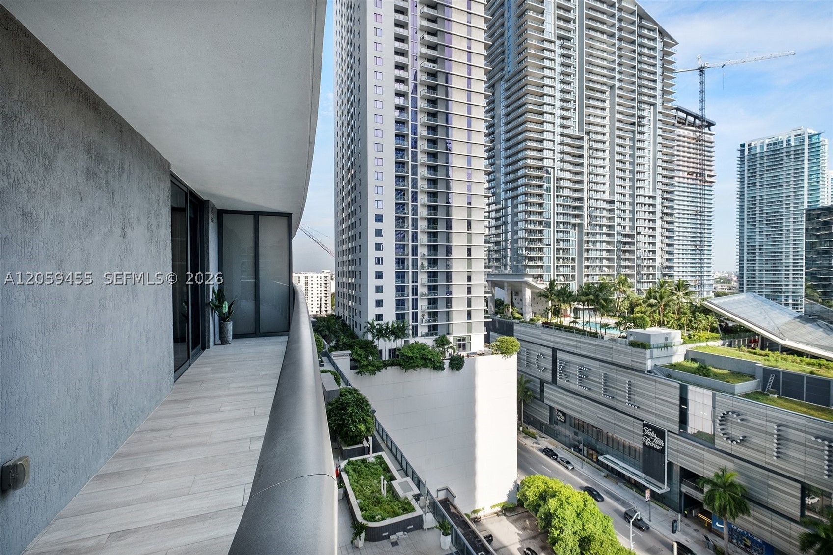45 SW 9th St #1401, Miami FL 33130