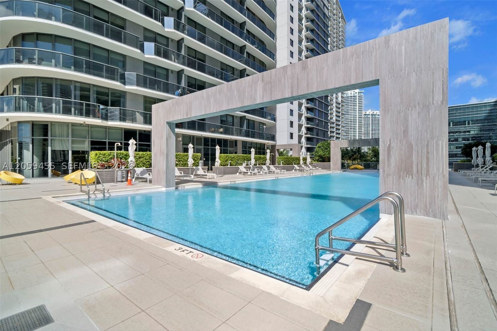 45 SW 9th St #1401, Miami FL 33130