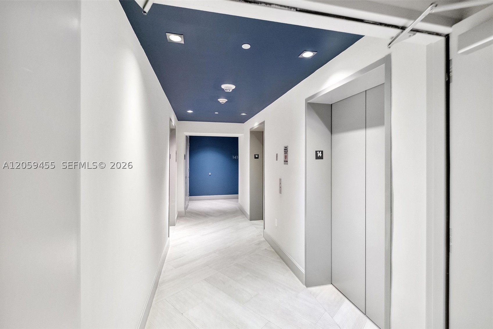 45 SW 9th St #1401, Miami FL 33130