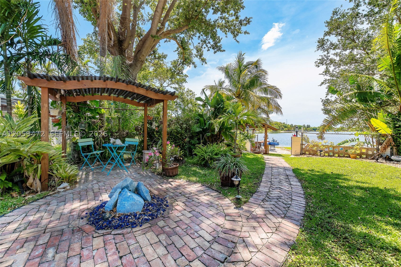 9350 SW 48 St, Miami FL 33165