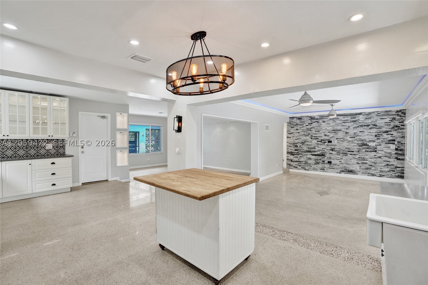9350 SW 48 St, Miami FL 33165