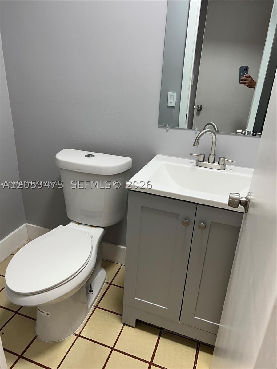 Hialeah FL 33014 - A12059478