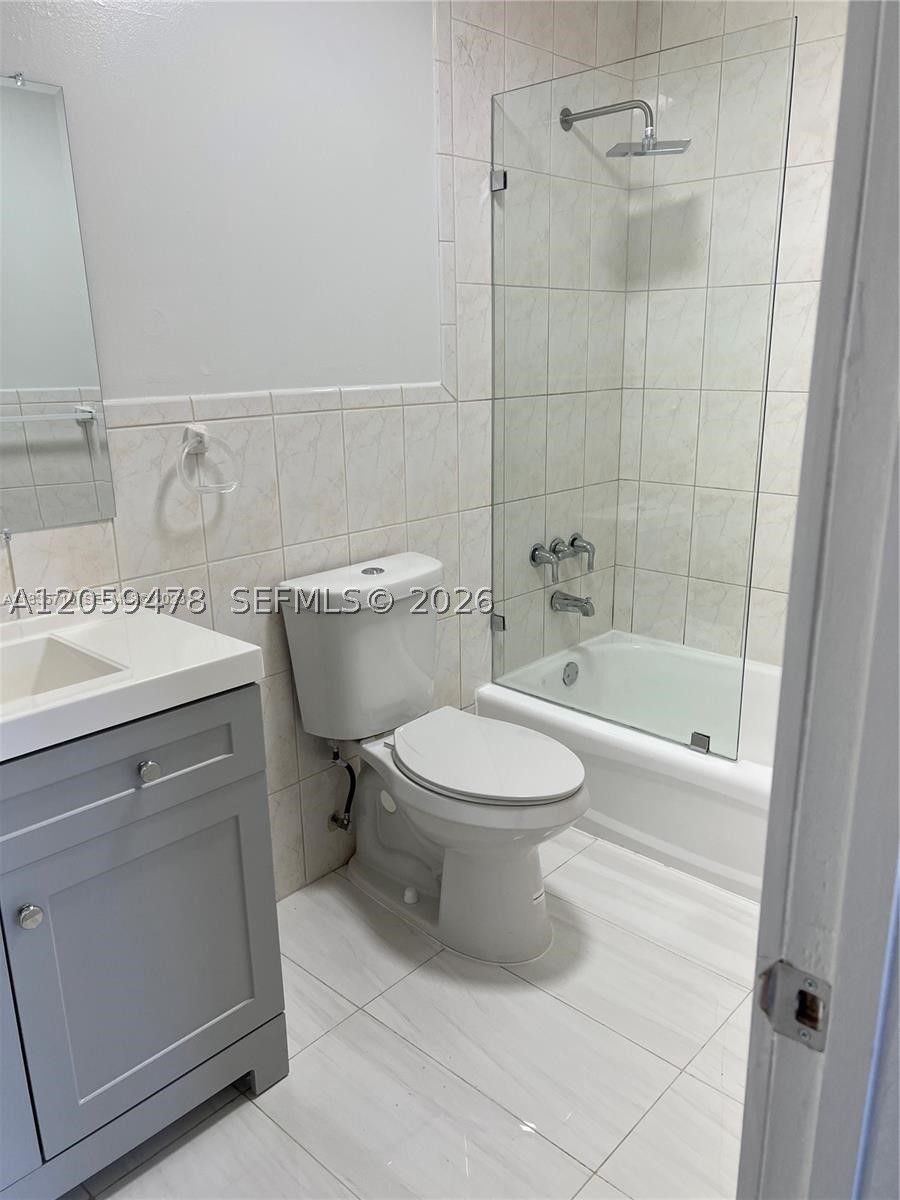 Hialeah FL 33014 - A12059478