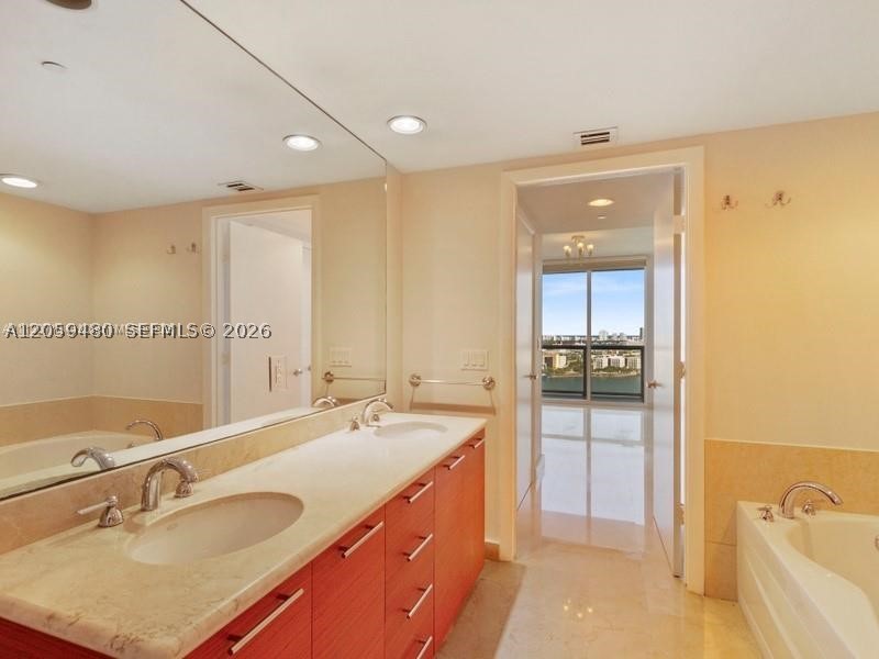 50 Biscayne Blvd #2502, Miami FL 33132