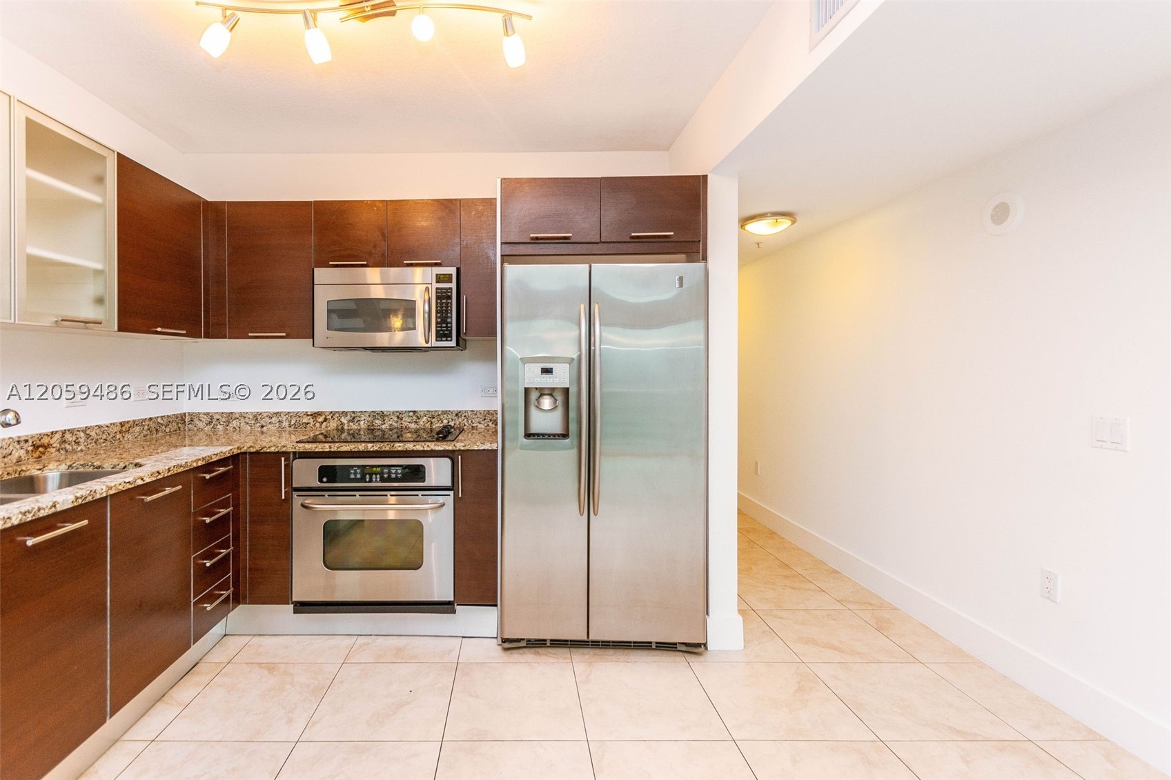41 SE 5th St #1914, Miami FL 33131