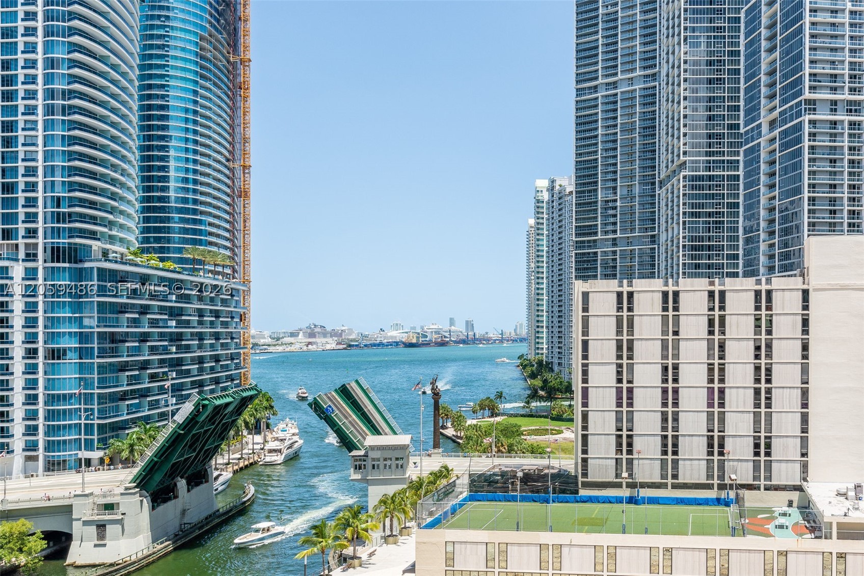 41 SE 5th St #1914, Miami FL 33131