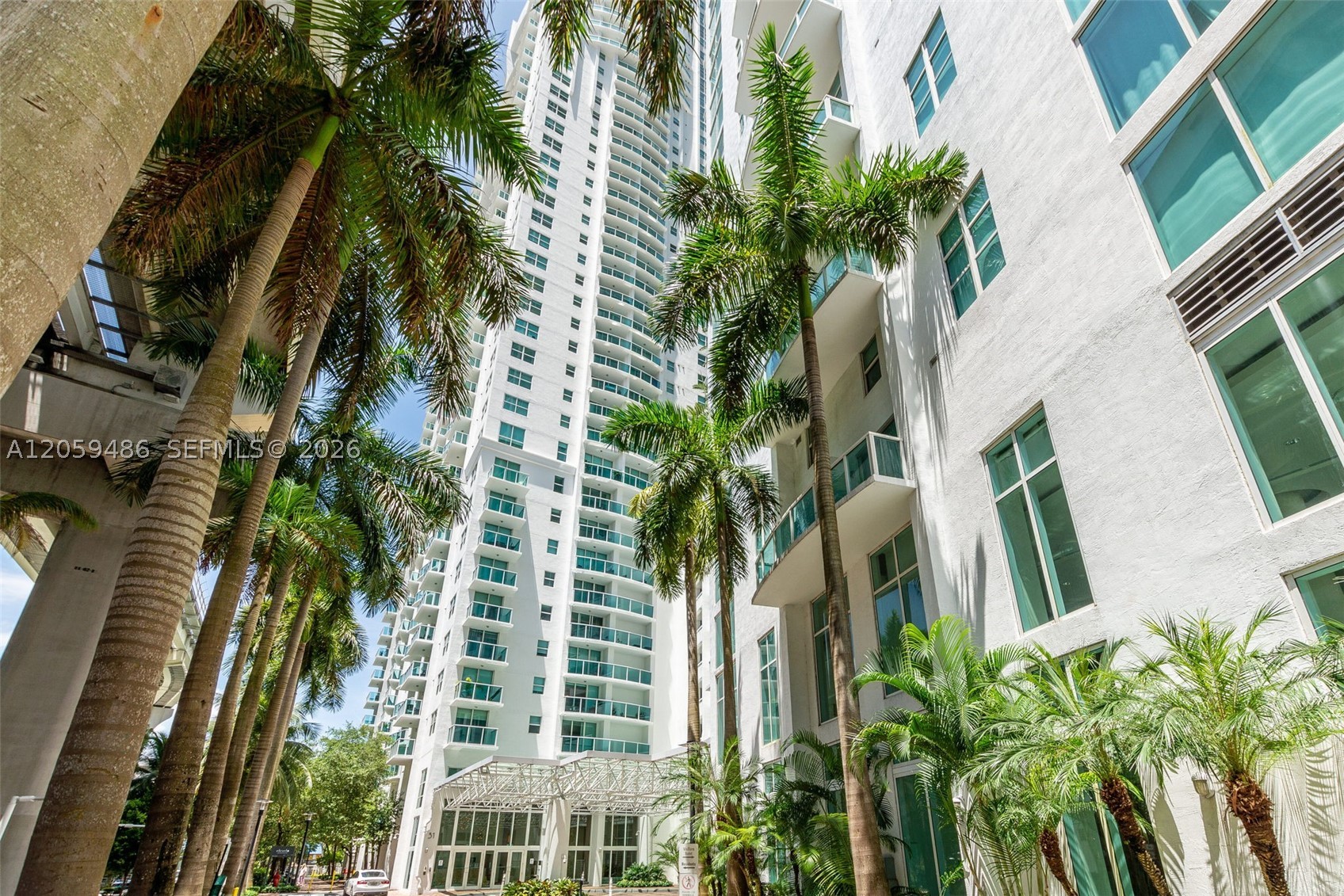 41 SE 5th St #1914, Miami FL 33131