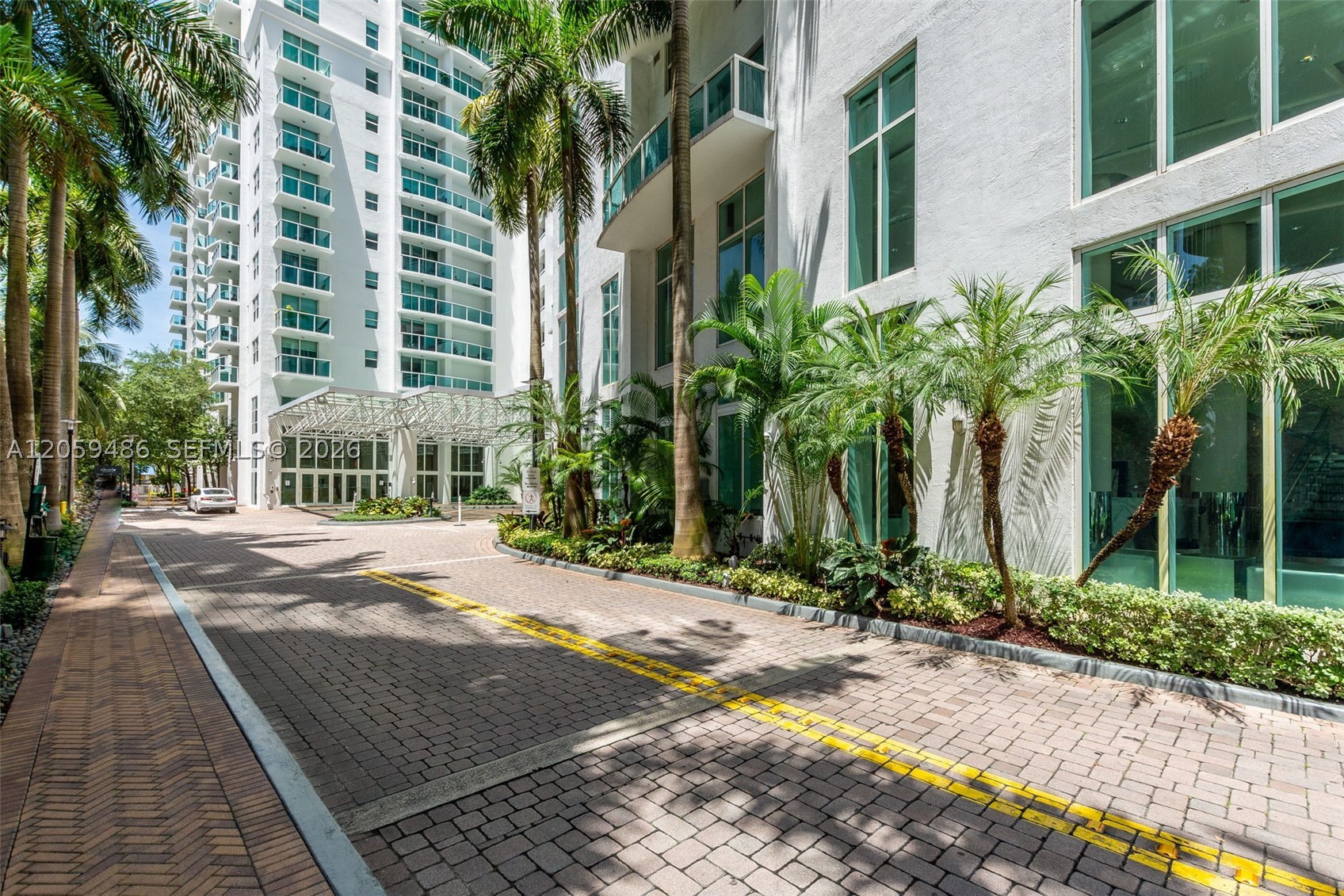 41 SE 5th St #1914, Miami FL 33131
