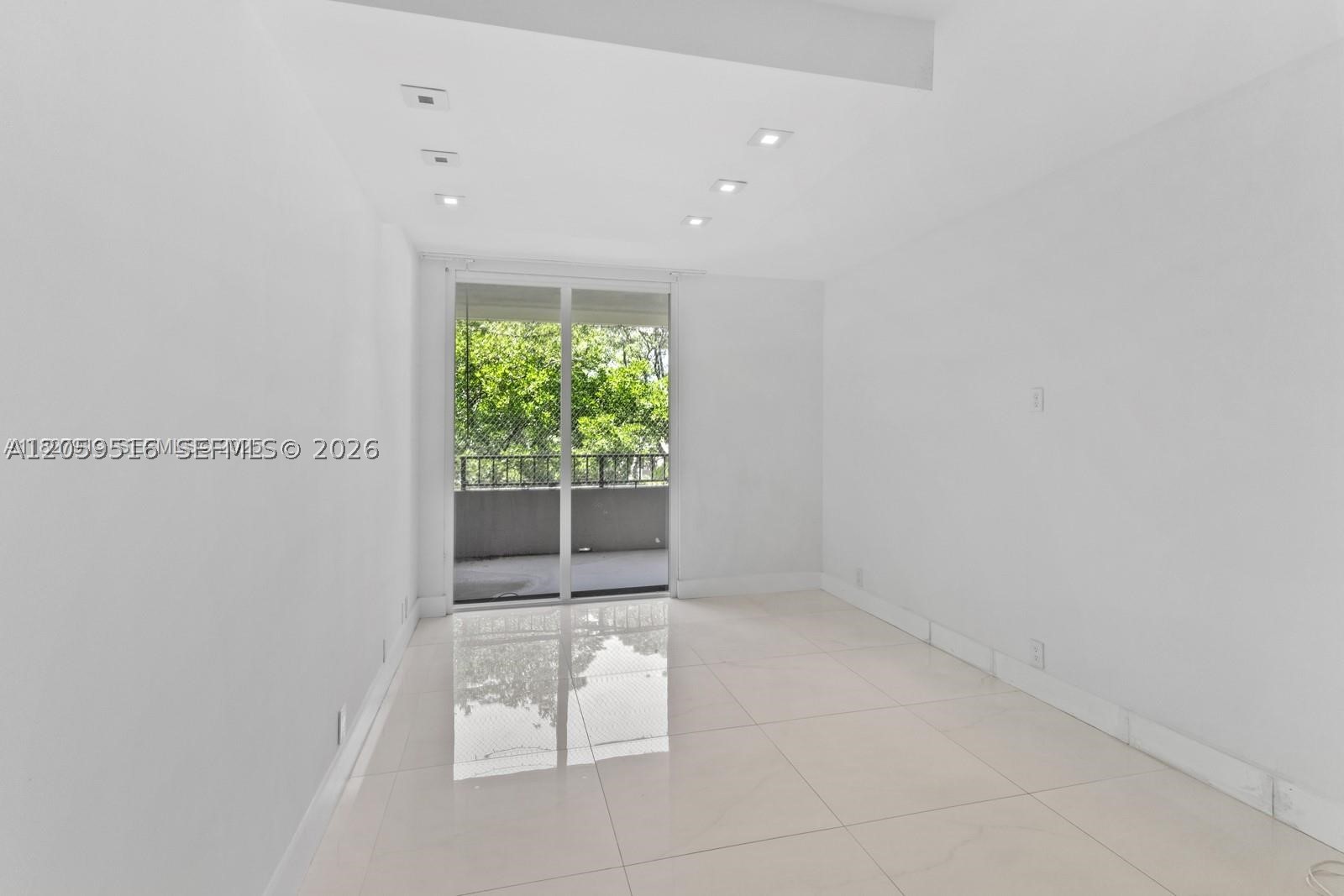 181 Crandon Blvd #207, Key Biscayne FL 33149