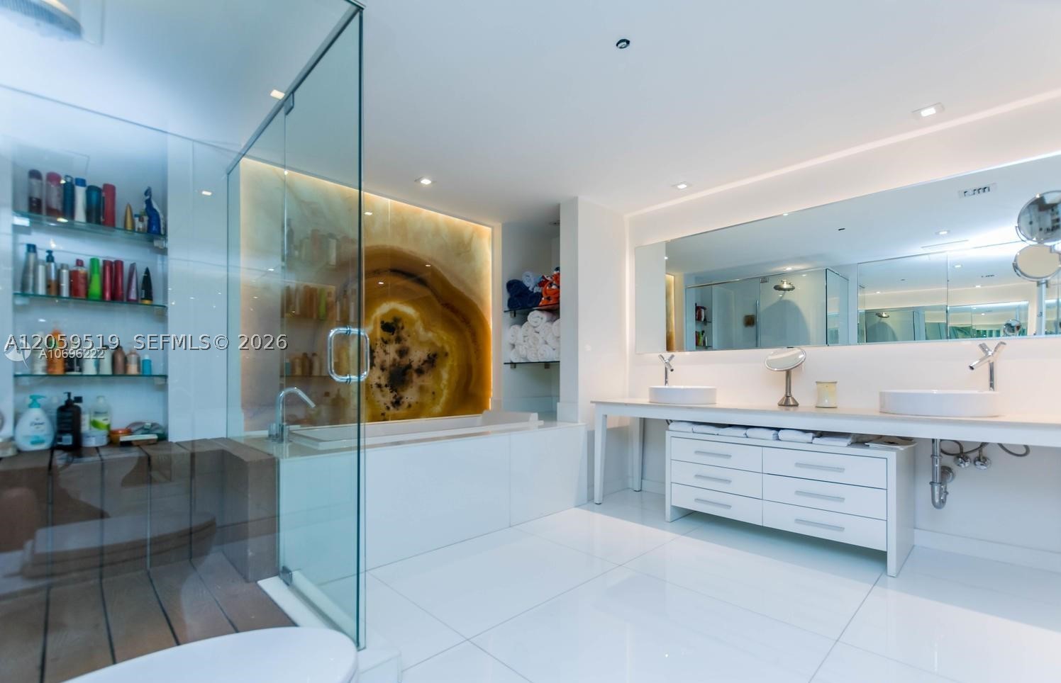 465 Brickell Ave #2301, Miami FL 33131