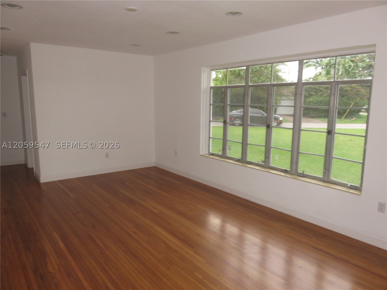 5801 SW 28 ST, Miami FL 33155