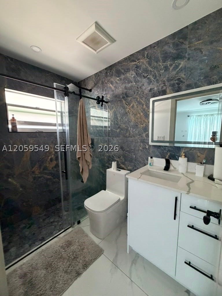224 SW 12th St, Dania Beach FL 33004