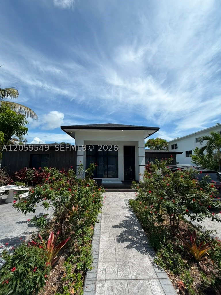 224 SW 12th St, Dania Beach FL 33004