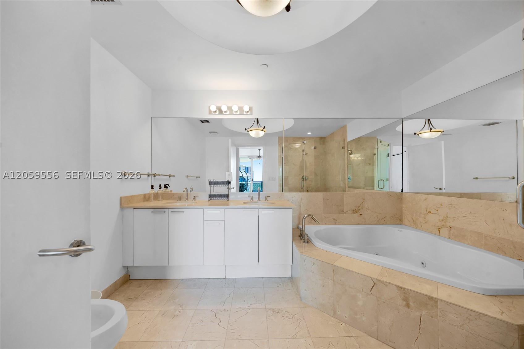 3131 NE 188th St #1-910, Aventura FL 33180