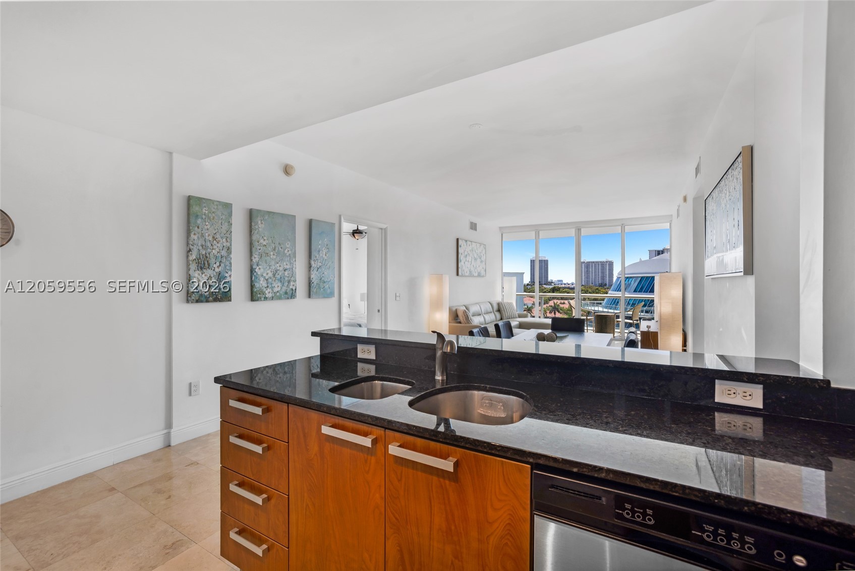 3131 NE 188th St #1-910, Aventura FL 33180