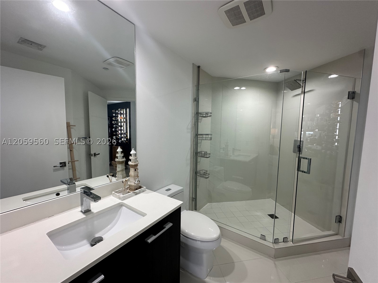 45 SW 9th St #2501, Miami FL 33130
