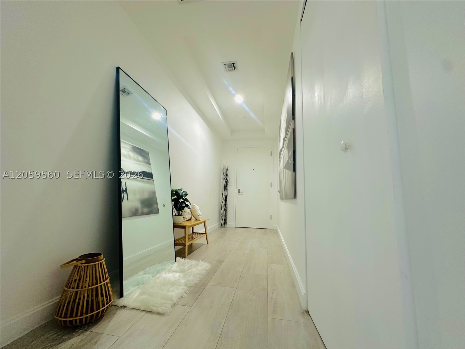 45 SW 9th St #2501, Miami FL 33130