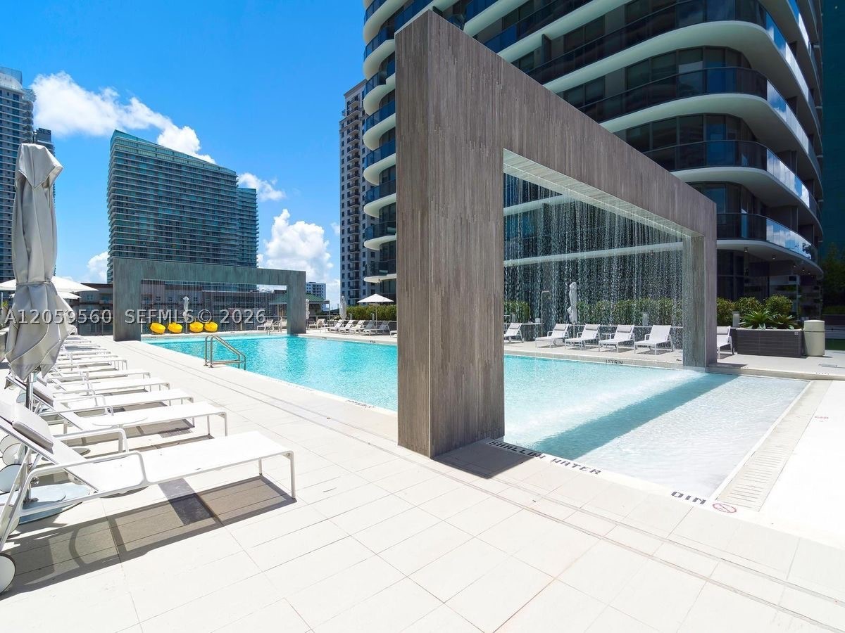 45 SW 9th St #2501, Miami FL 33130