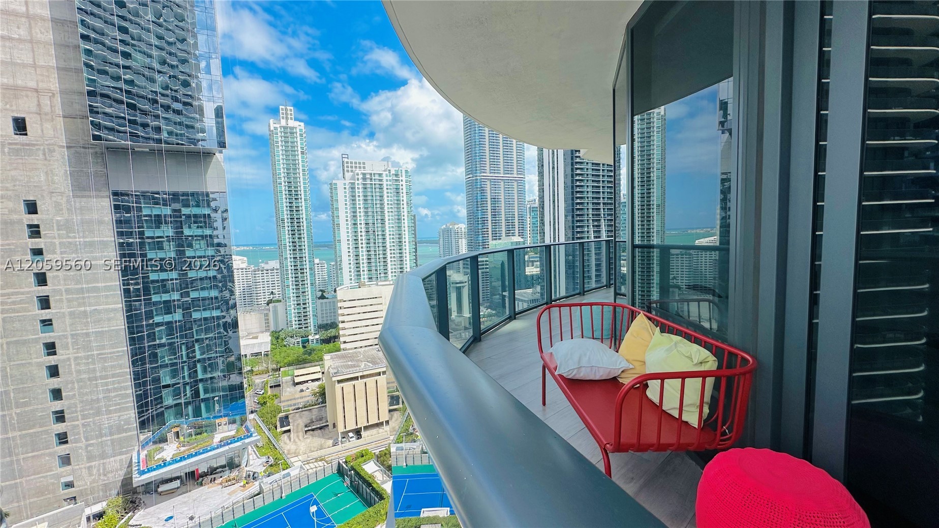 45 SW 9th St #2501, Miami FL 33130