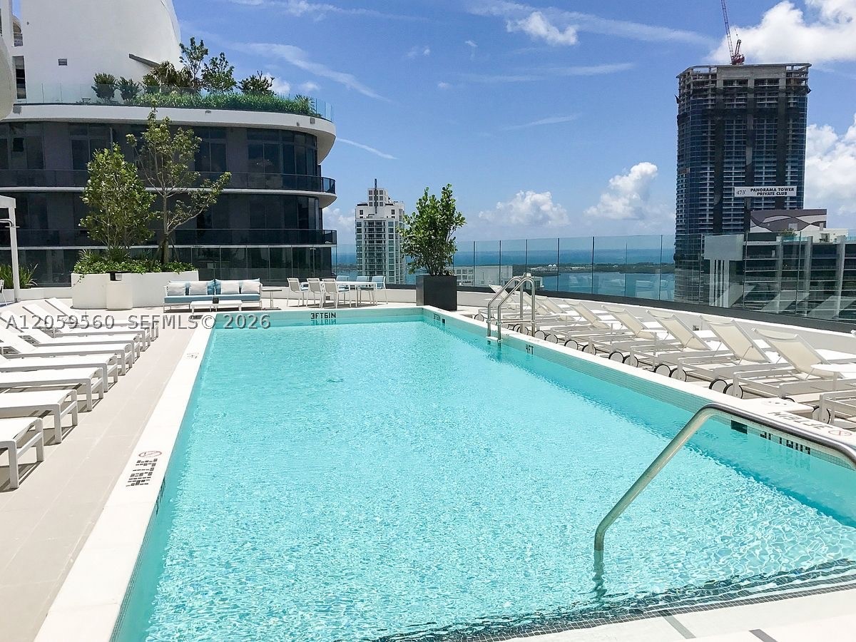 45 SW 9th St #2501, Miami FL 33130