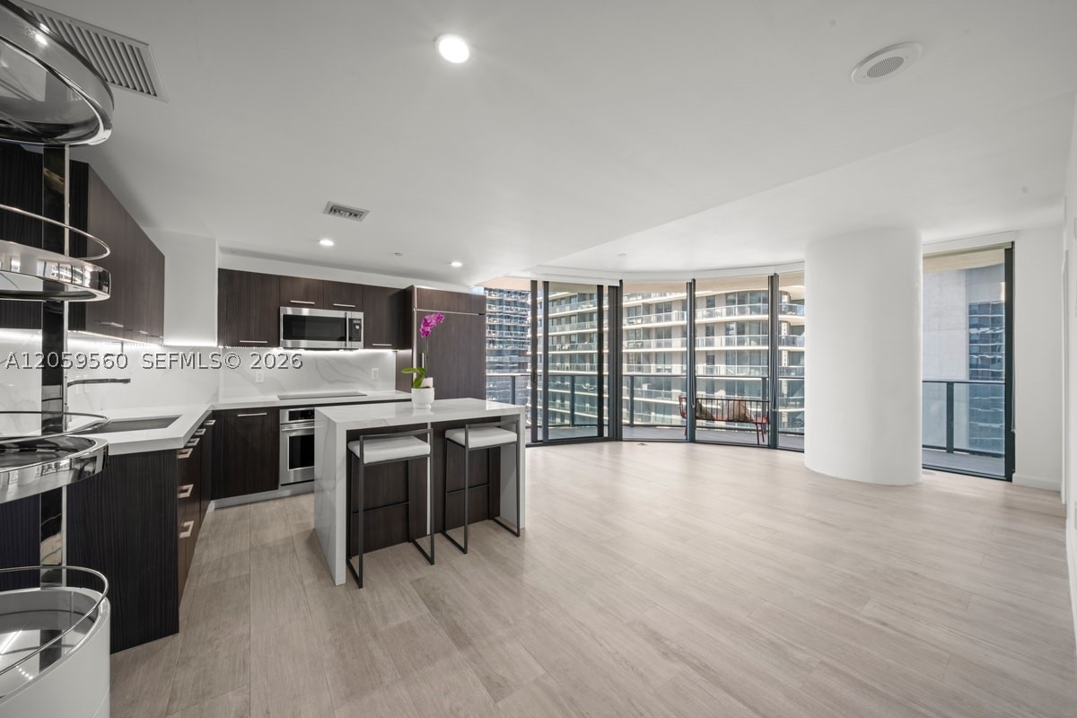 45 SW 9th St #2501, Miami FL 33130