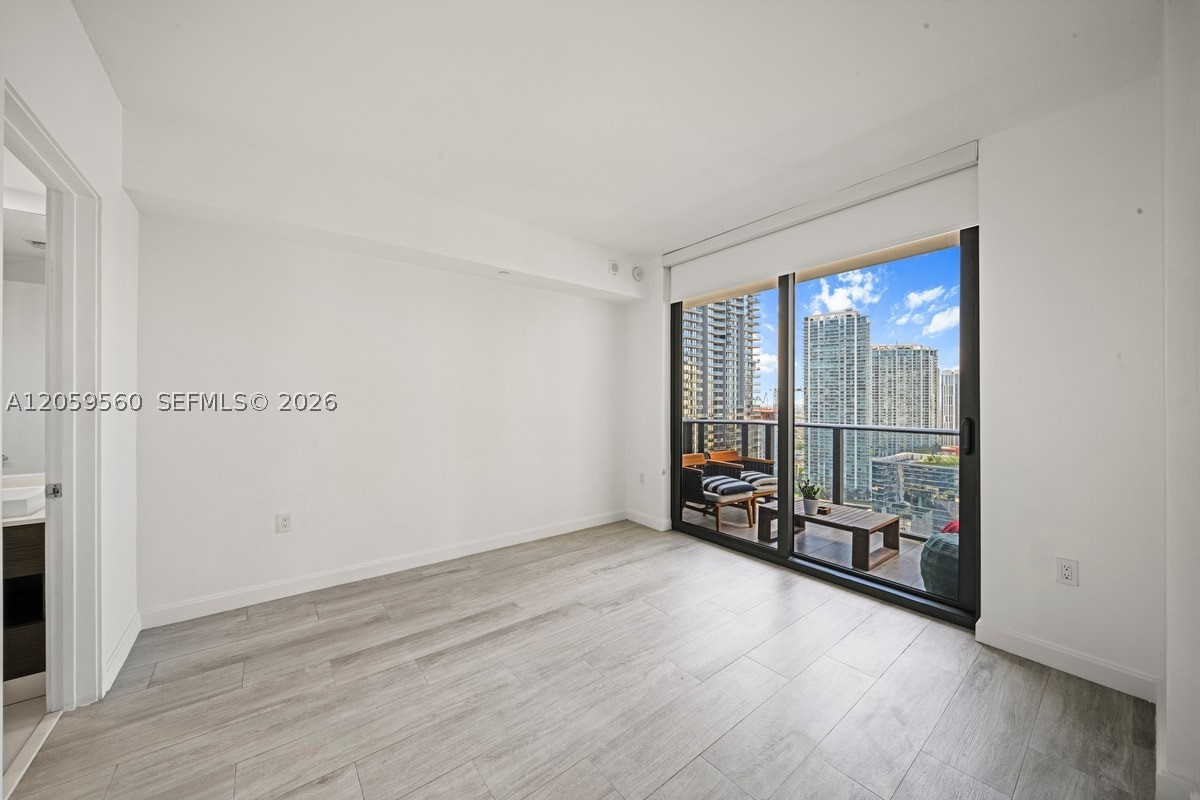 45 SW 9th St #2501, Miami FL 33130