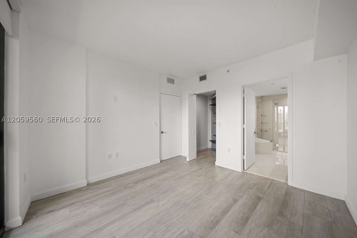 45 SW 9th St #2501, Miami FL 33130