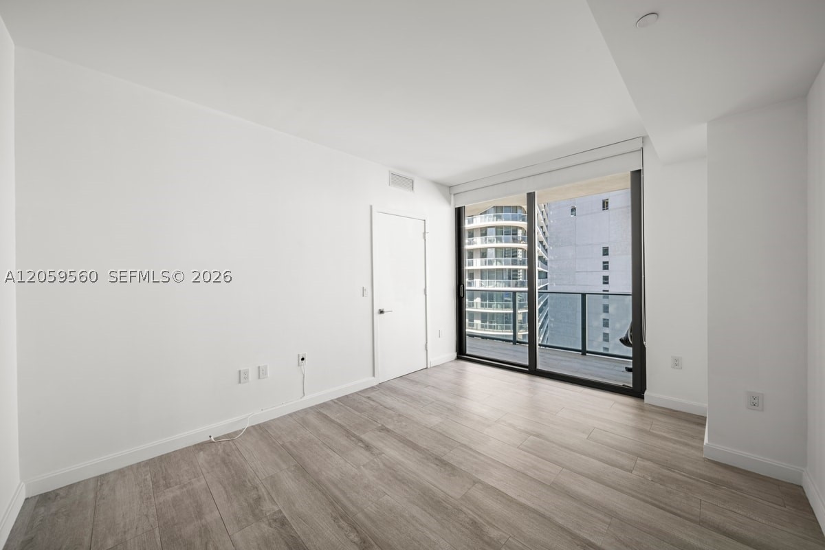 45 SW 9th St #2501, Miami FL 33130