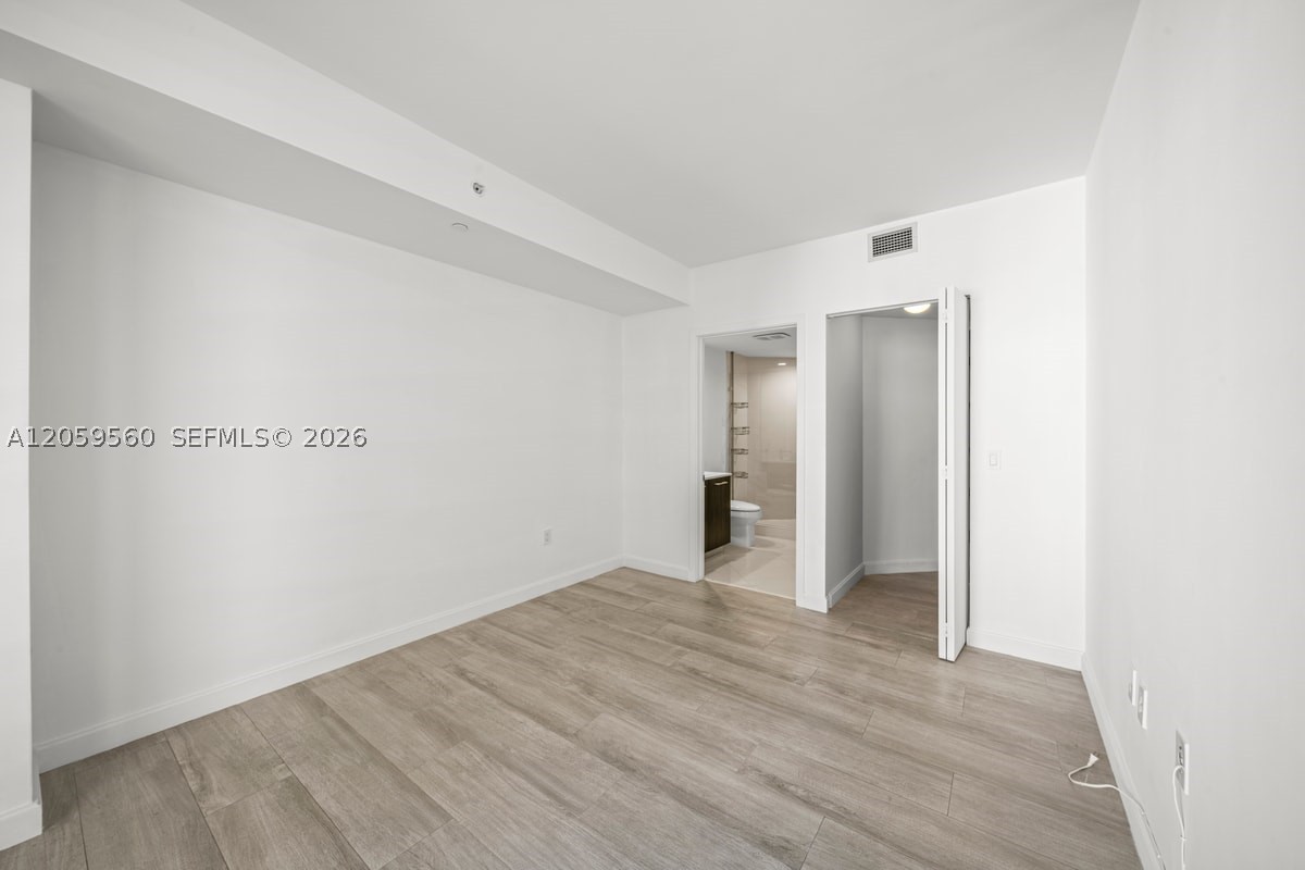 45 SW 9th St #2501, Miami FL 33130