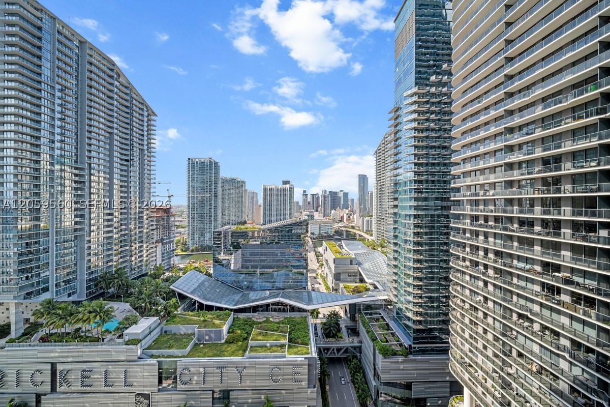 45 SW 9th St #2501, Miami FL 33130