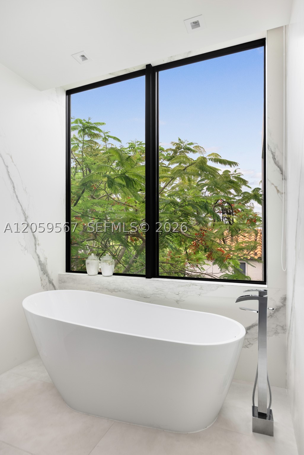 5630 Pine Tree Dr, Miami Beach FL 33140